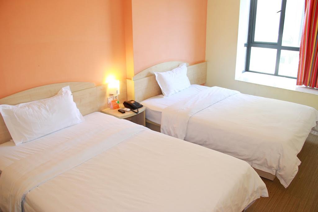 Отель 7Days Premium Chongqing Hongqihegou Экстерьер фото